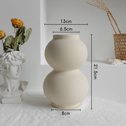 Minimalist Matte Ceramic Vase – Nordic Table Decor