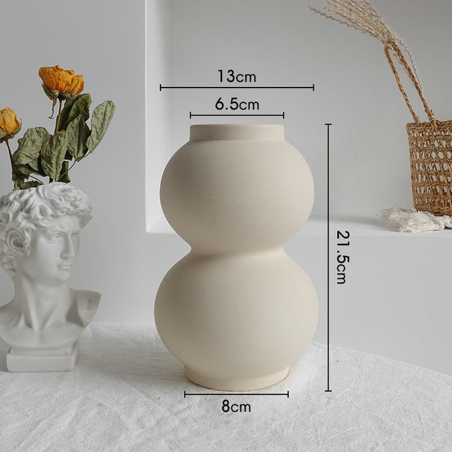 Minimalist Matte Ceramic Vase – Nordic Table Decor