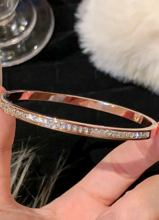 AuraBracelet™ – Titanium Gold Bracelet with Zircon
