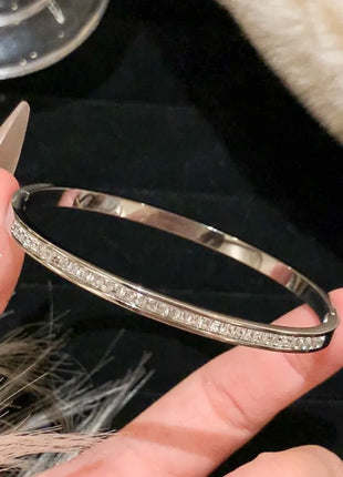 AuraBracelet™ – Titanium Gold Bracelet with Zircon